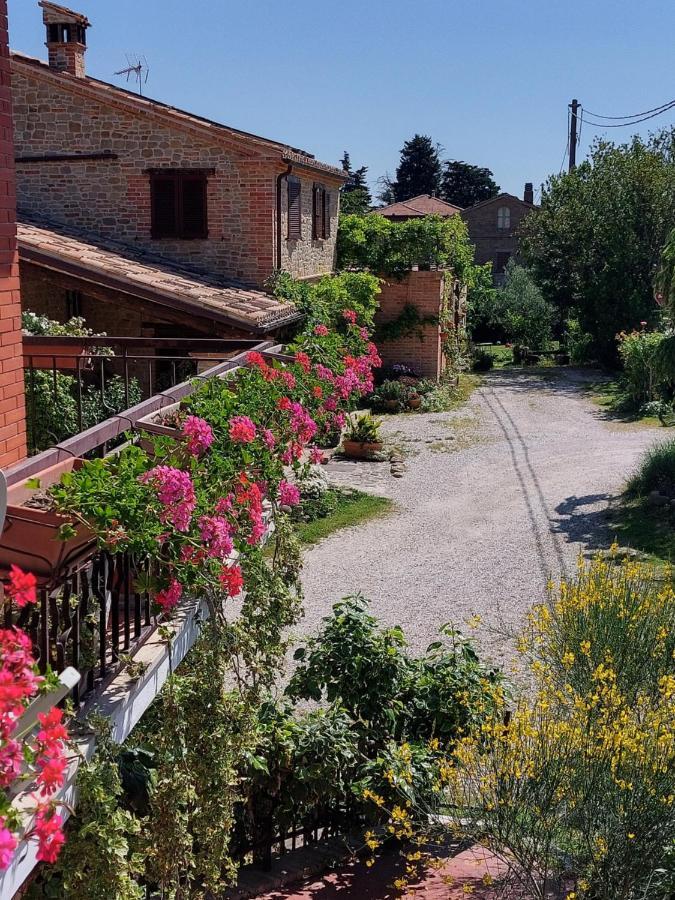 Casale San Martino Agriturismo Bio Sant'Angelo in Pontano Exterior photo